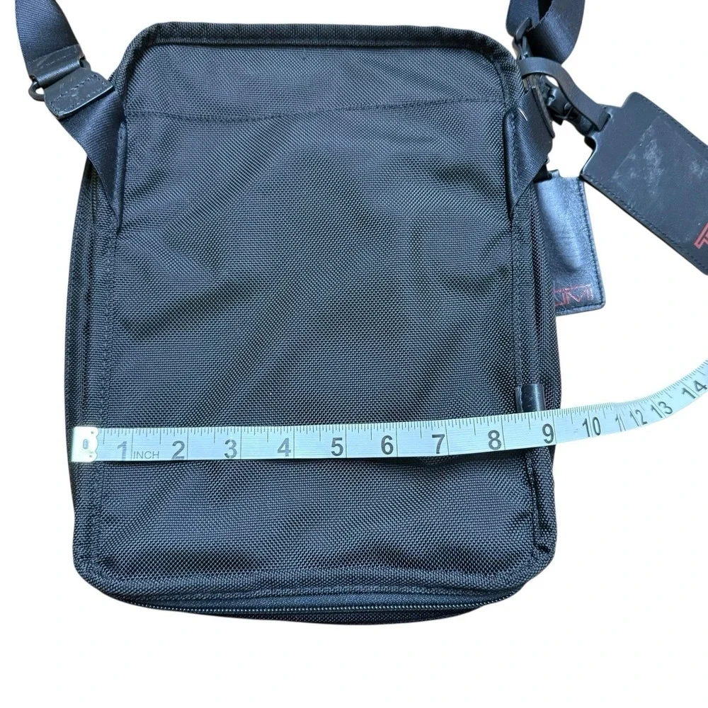 Tumi Alpha 3 Pocket Bag Small Black Ballistic Nylon‎ Crossbody 117345-1041